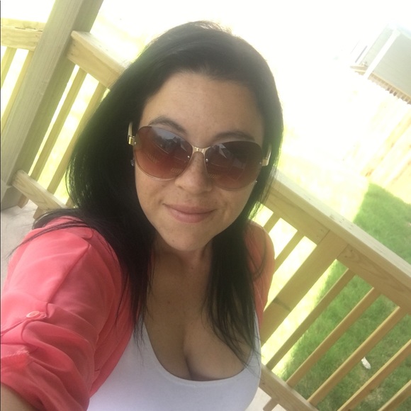 Meet your Posher, Tangie - Picture 1 of 3